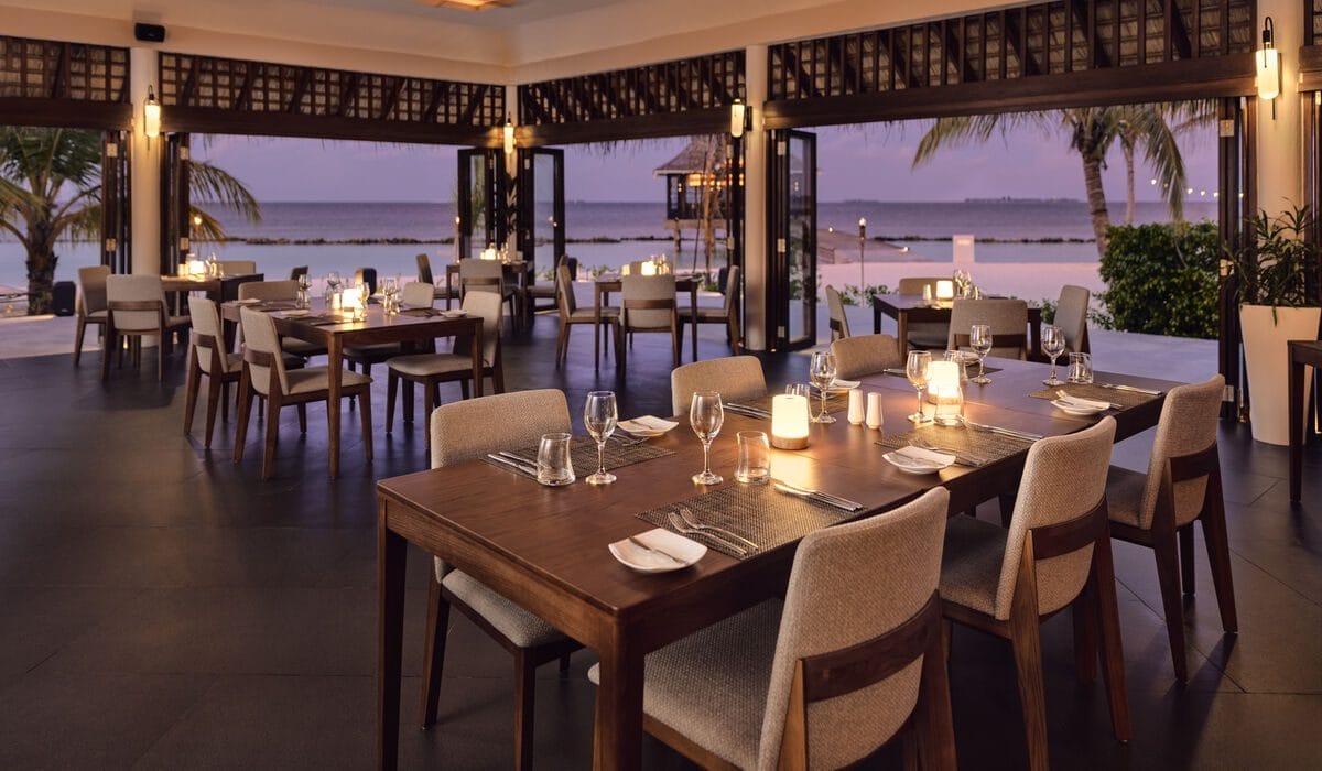 Vlammen grillhuis interieur op Nova Maldives